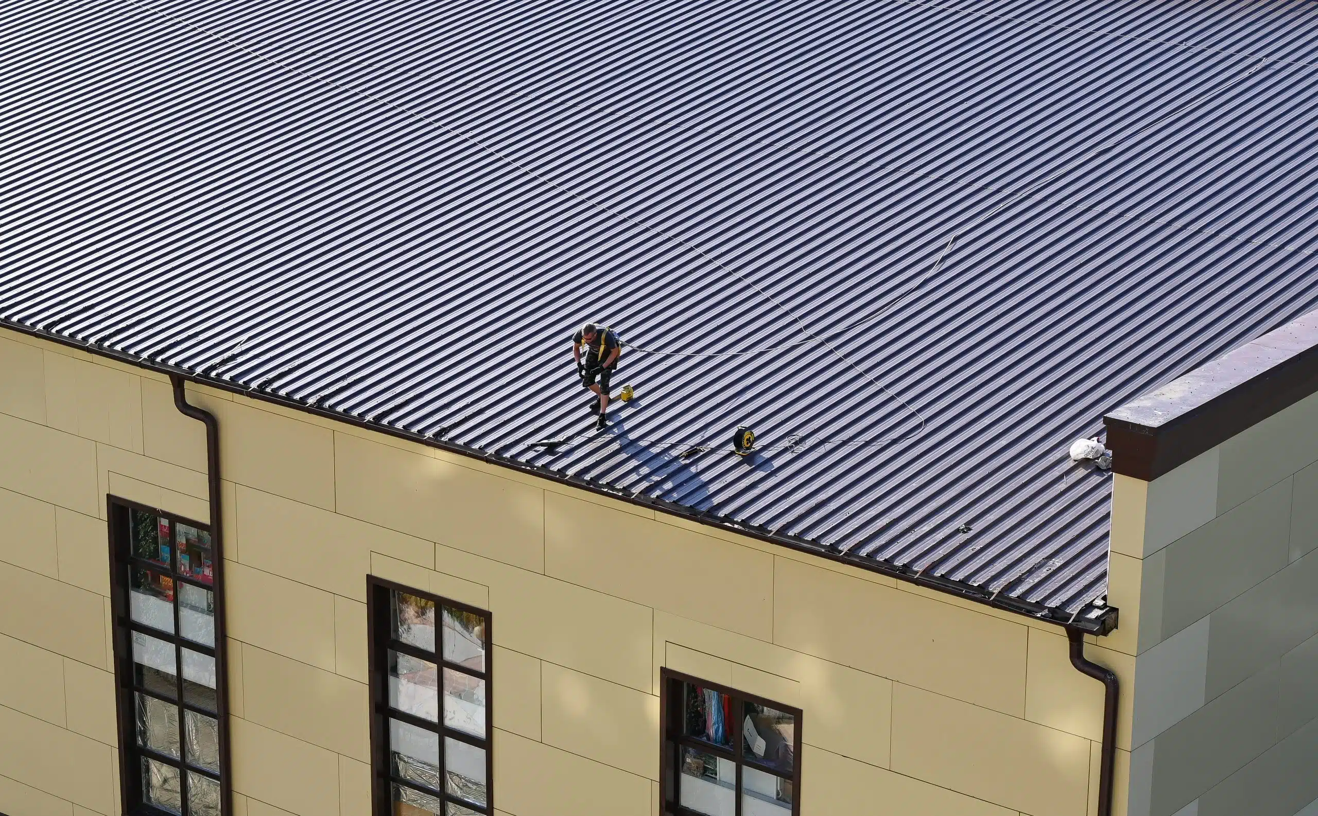 Commercial roof repair services in New Orleans